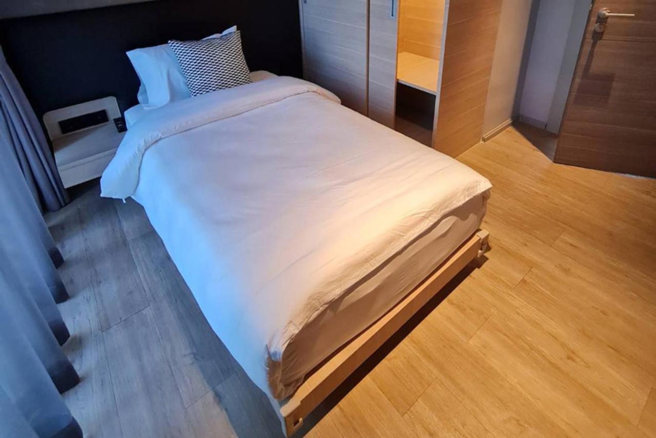 Voque Hotel & Serviced Residence Sukhumvit 51 Bangkok Kültér fotó